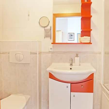 Center Apartment *